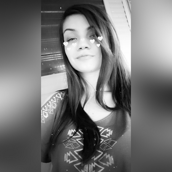 Meet your Posher, Samantha - Picture 2 of 3